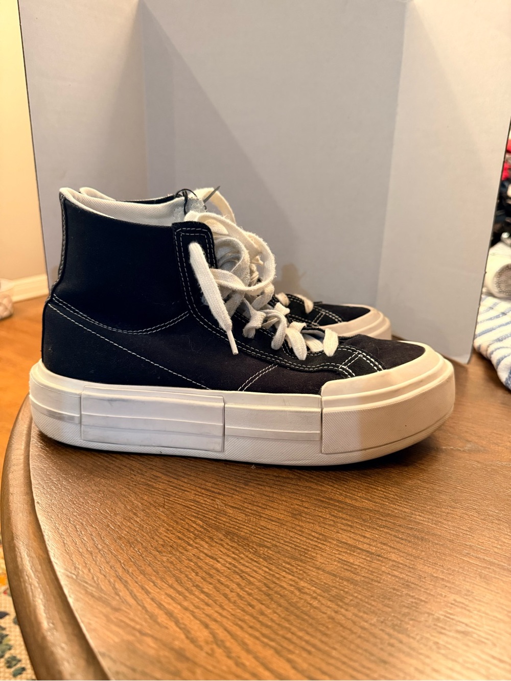 Converse Chuck Taylor All Star Cruise High. Women size 10. Men size 8.5